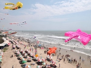 头顿市迎接有史以来人数最多的旅游团